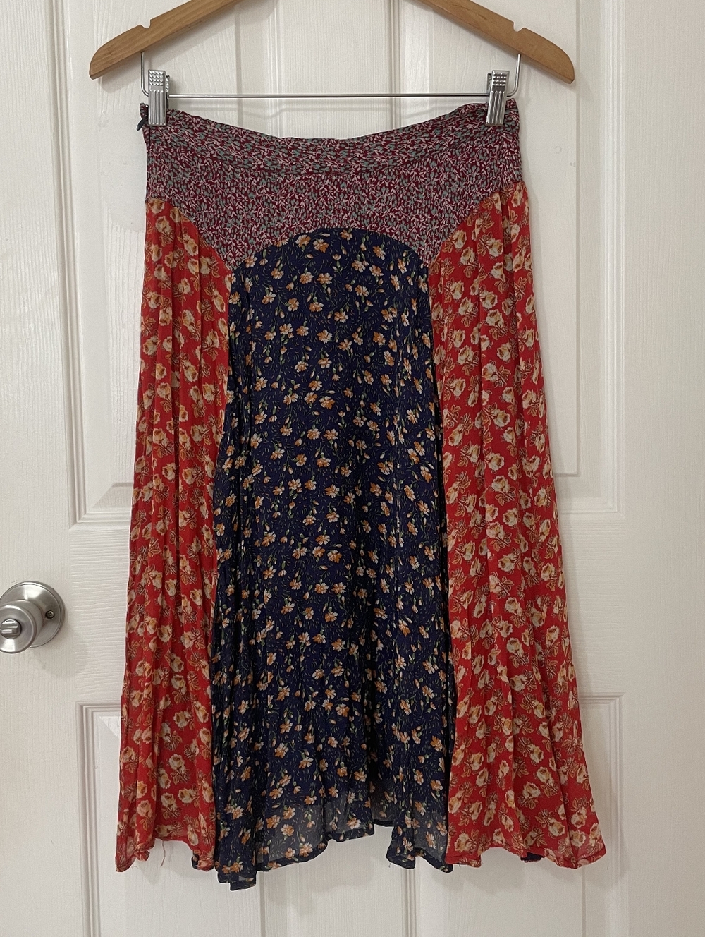 Anthropologie Red and Navy Mixed Floral Midi Skirt Size S - Picture 5 of 12